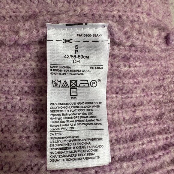 ๐ **Banana Republic Merino-Blend Oversized V-Neck Sweater โ Size Small** ๐ - Picture 6 of 7